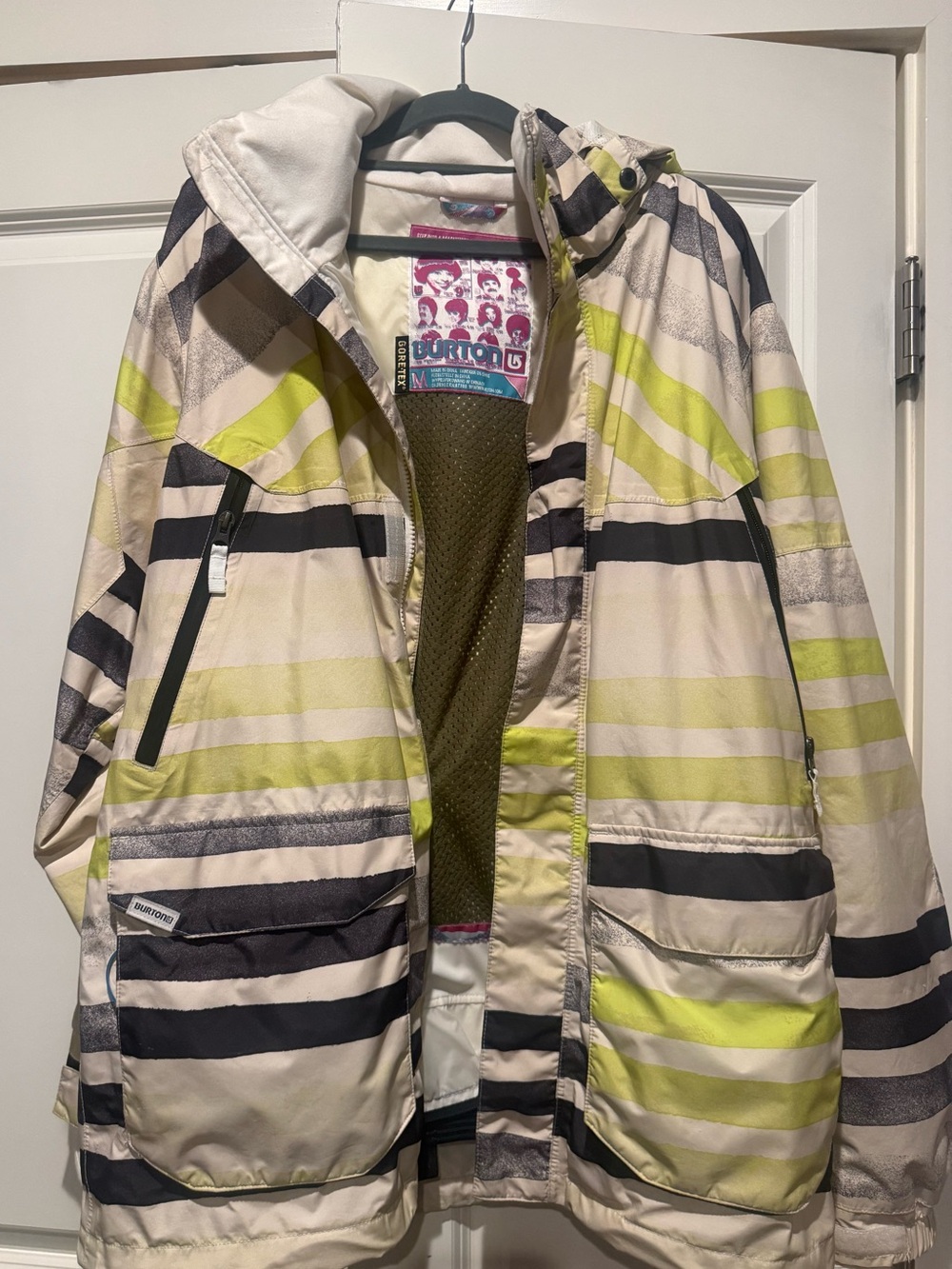 Men’s Burton Hooded Striped Ski Snowboard Jacket in Cream, Lime & Black - Medium